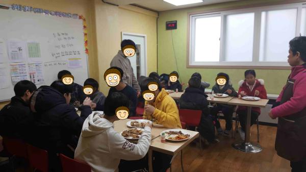 맛있는 김장김치 나눔으로 풍요로운 식사시간이 되었어요